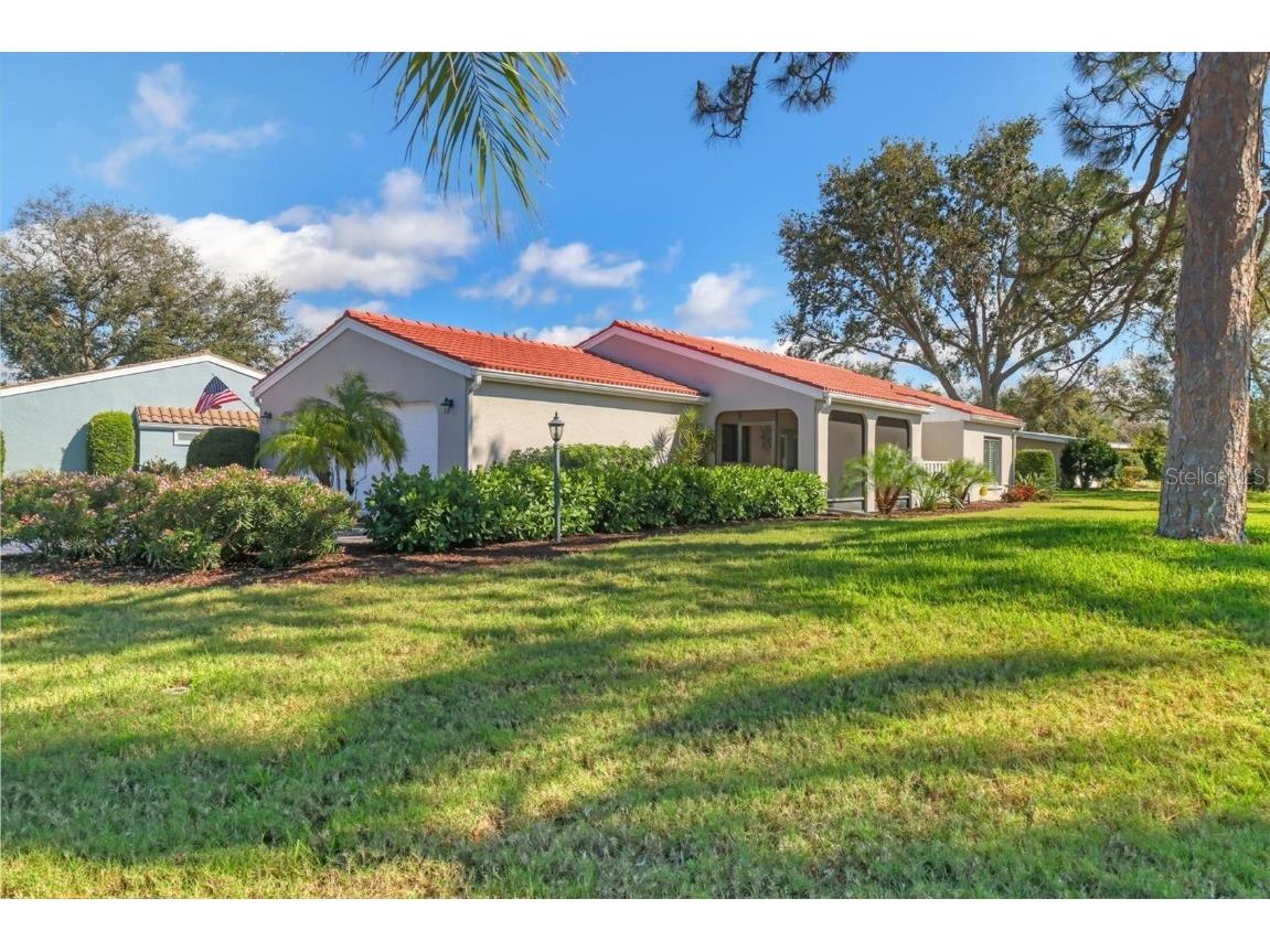 7202 Las Casas Drive #7202 Sarasota FL 34243 A4641801 image1
