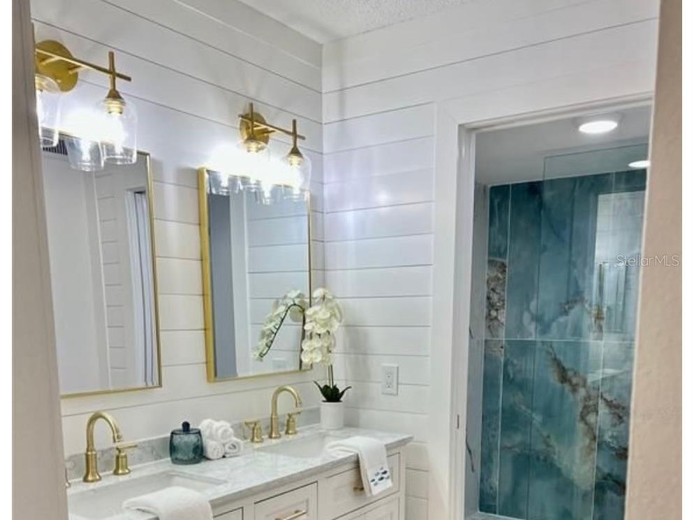 7203 Curtiss Avenue #1A Sarasota FL 34231 A4686783 image10