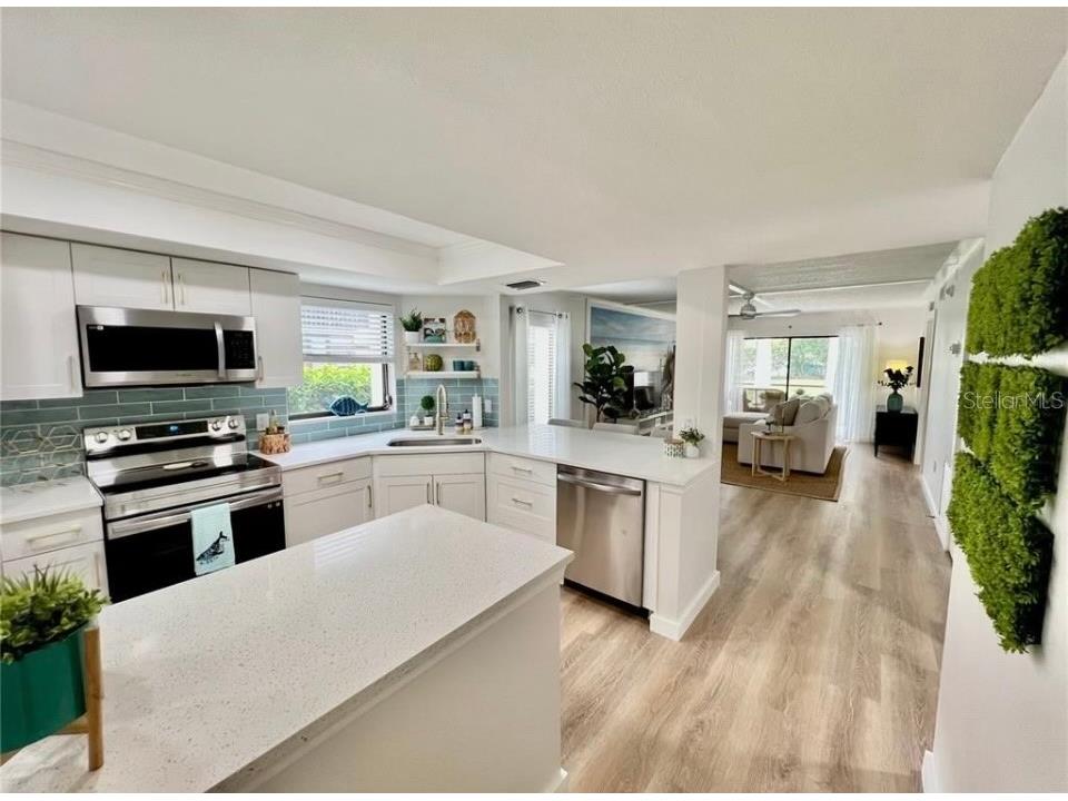 7203 Curtiss Avenue #1A Sarasota FL 34231 A4686783 image4