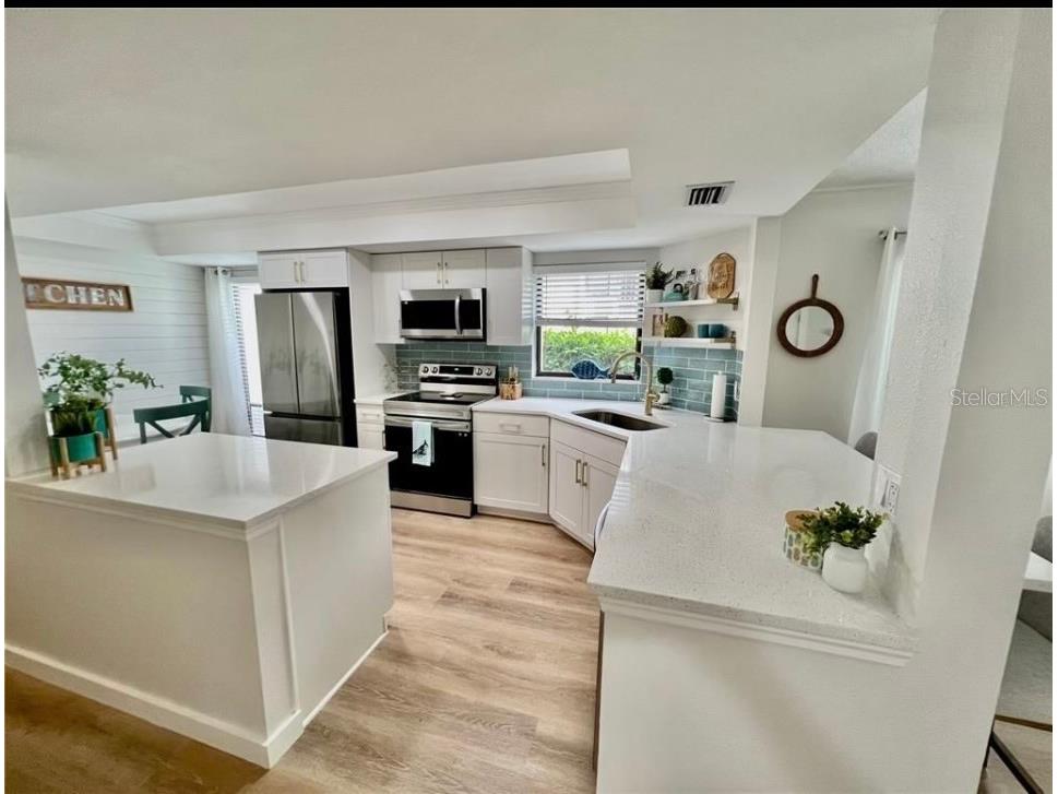 7203 Curtiss Avenue #1A Sarasota FL 34231 A4686783 image5