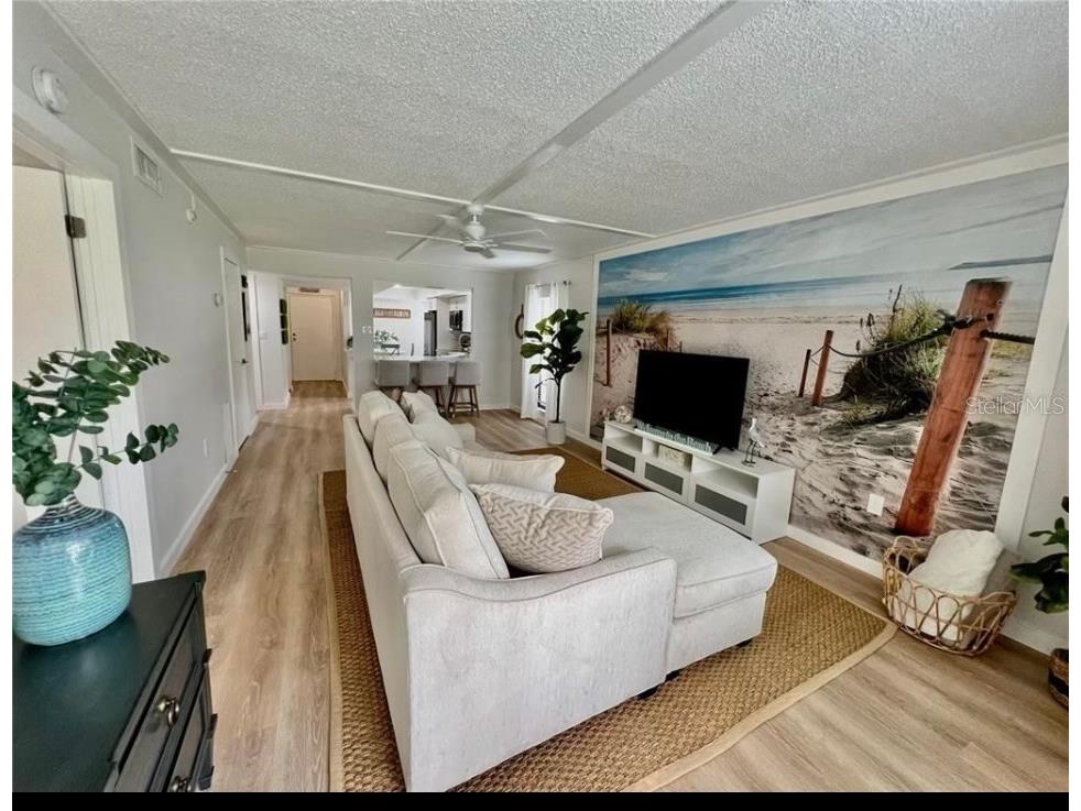 7203 Curtiss Avenue #1A Sarasota FL 34231 A4686783 image8