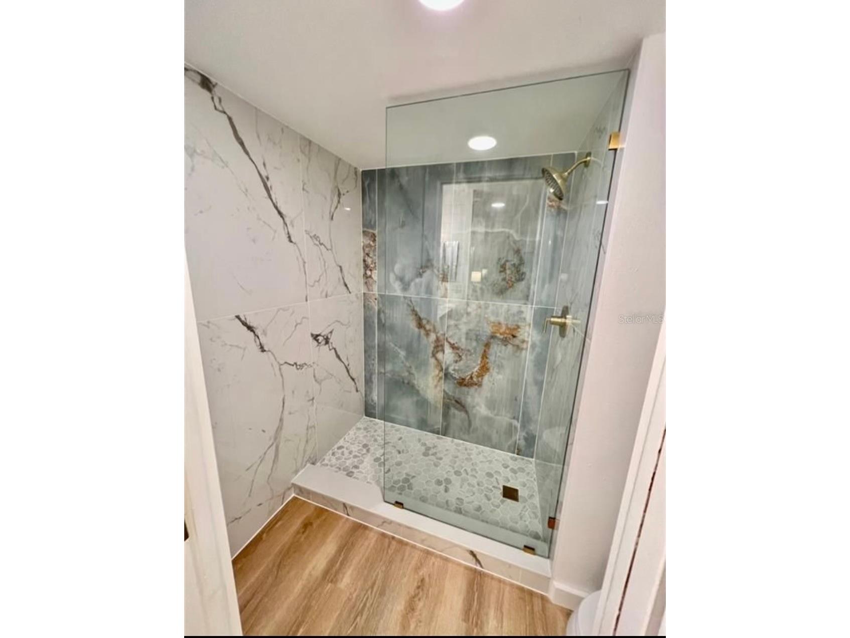 7203 Curtiss Avenue #1A Sarasota FL 34231 A4686783 image9