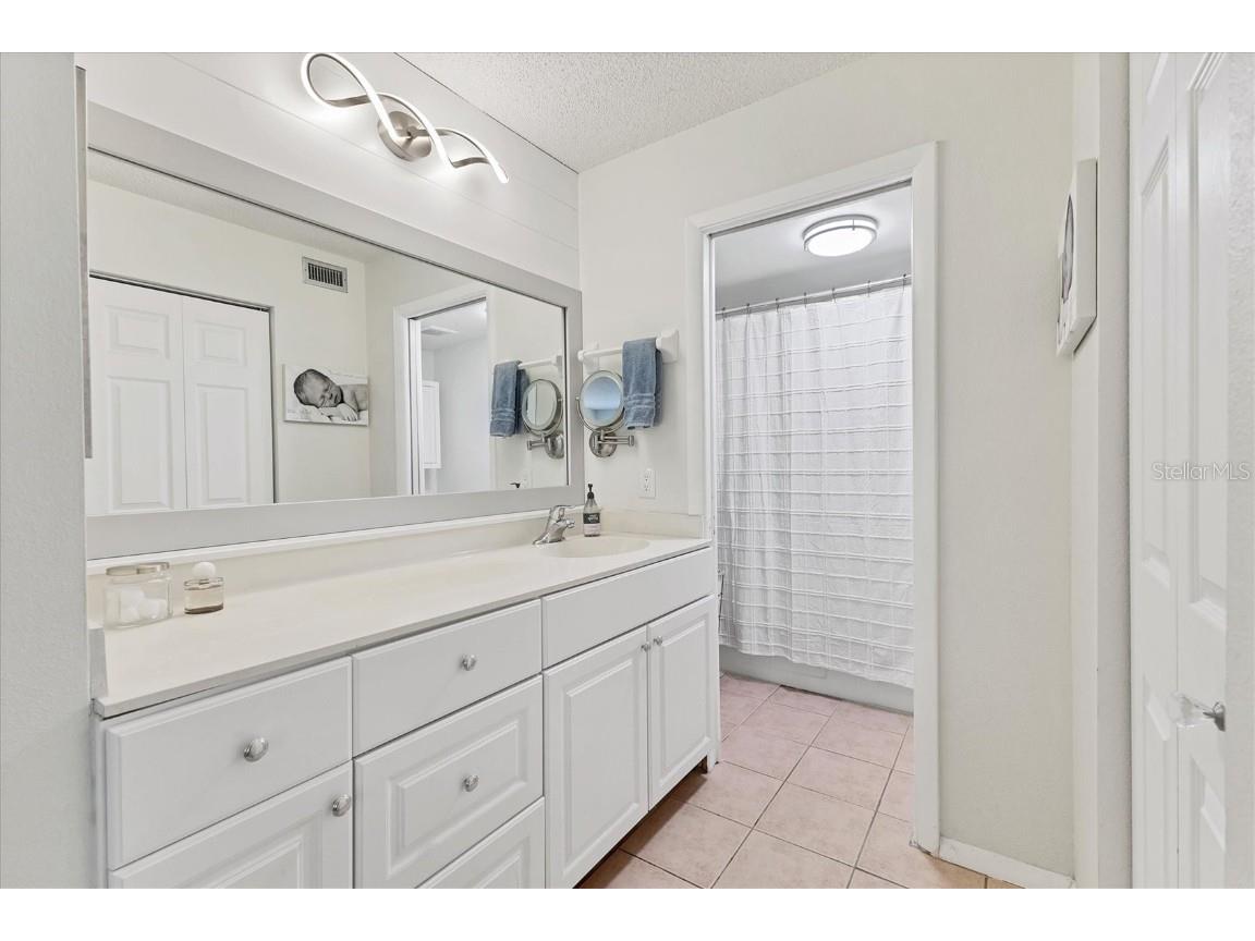 7203 Curtiss Avenue #1C Sarasota FL 34231 A4674269 image15