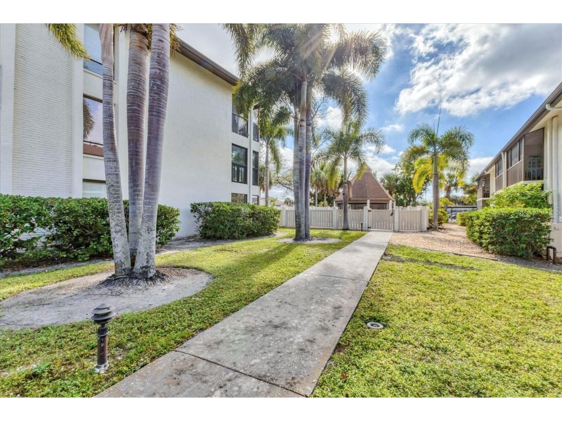 7203 Curtiss Avenue #1C Sarasota FL 34231 A4674269 image26