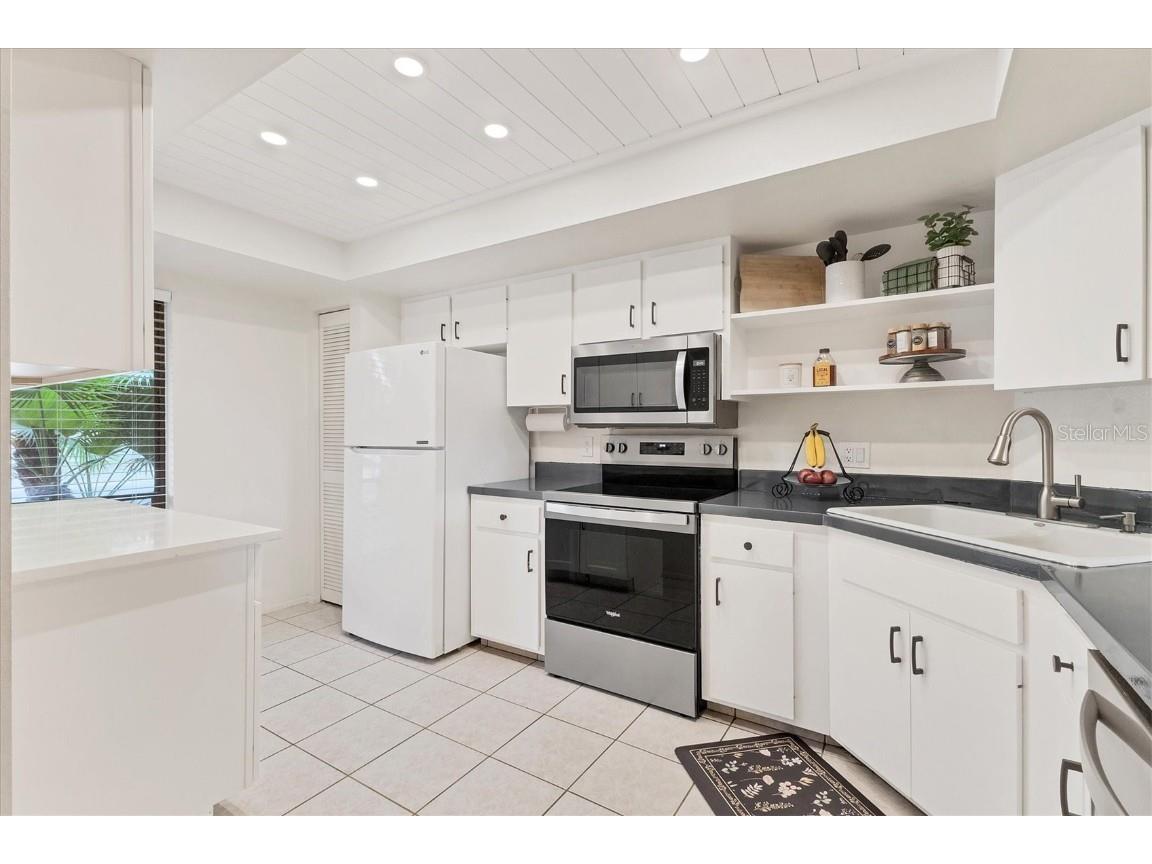 7203 Curtiss Avenue #1C Sarasota FL 34231 A4674269 image5