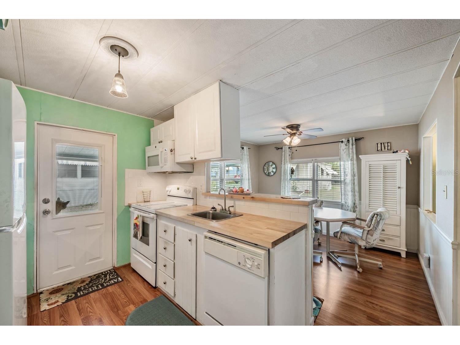 7203 El Meyers Street Zephyrhills FL 33541 TB8505916 image7