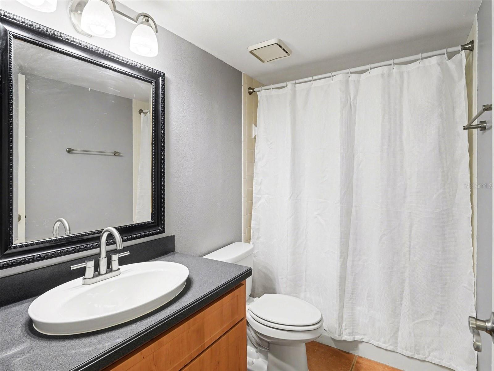 7205 Curtiss Avenue 1a Avenue #1A Sarasota FL 34231 A4690836 image13