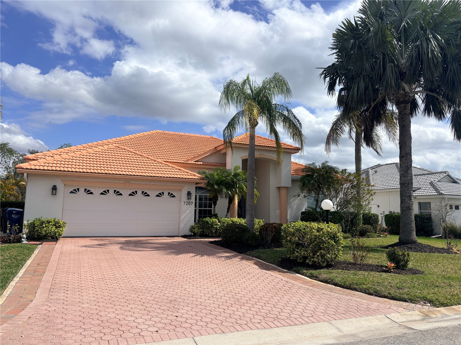 7207 39th Lane E Sarasota FL 34243 A4684258 image2