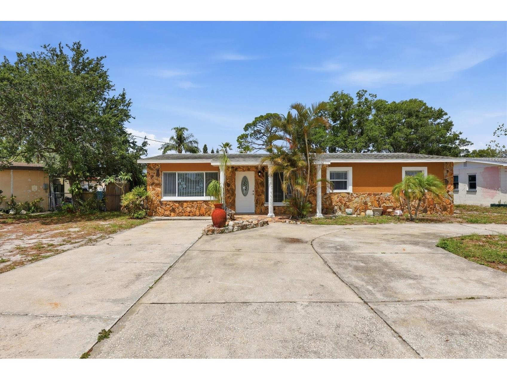 721 Bayshore Drive Tarpon Springs FL 34689 TB8500746 image1