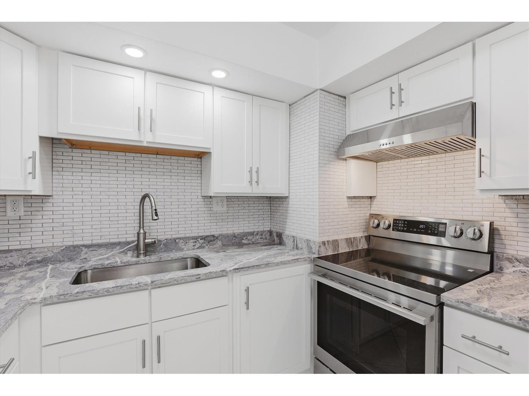 721 Bayshore Drive Tarpon Springs FL 34689 TB8500746 image18