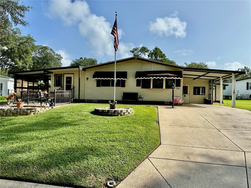 721 Camelia Court Lady Lake FL 32159 G5073762 image1