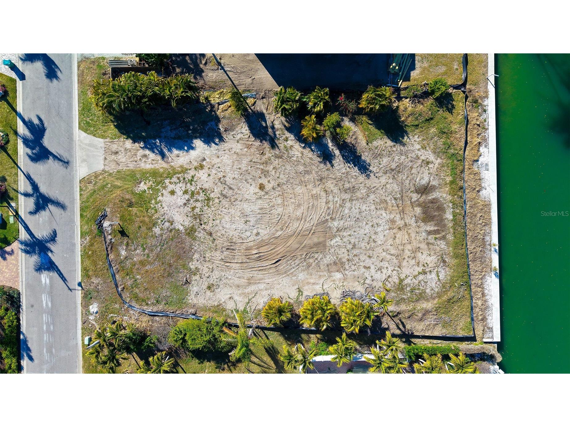 721 Emerald Harbor Drive Longboat Key FL 34228 A4681959 image1