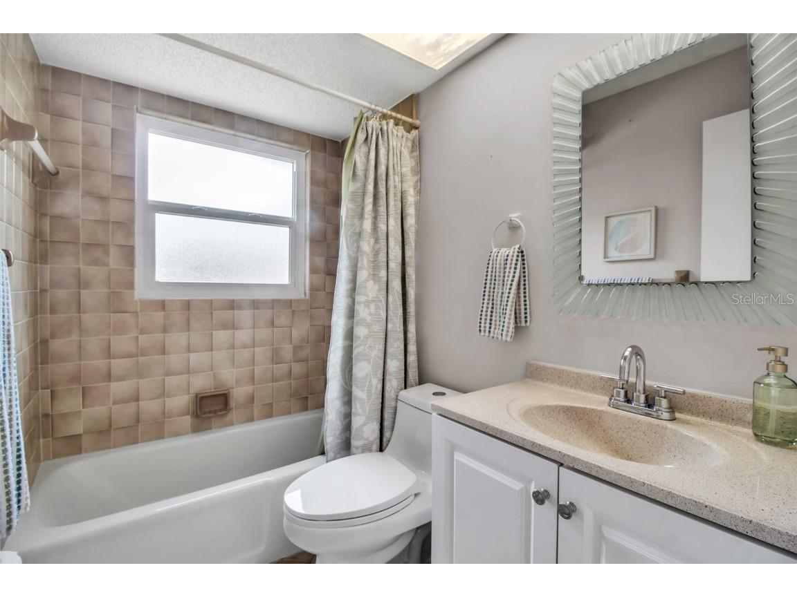 721 N Jefferson Avenue #721 Sarasota FL 34237 A4672260 image25