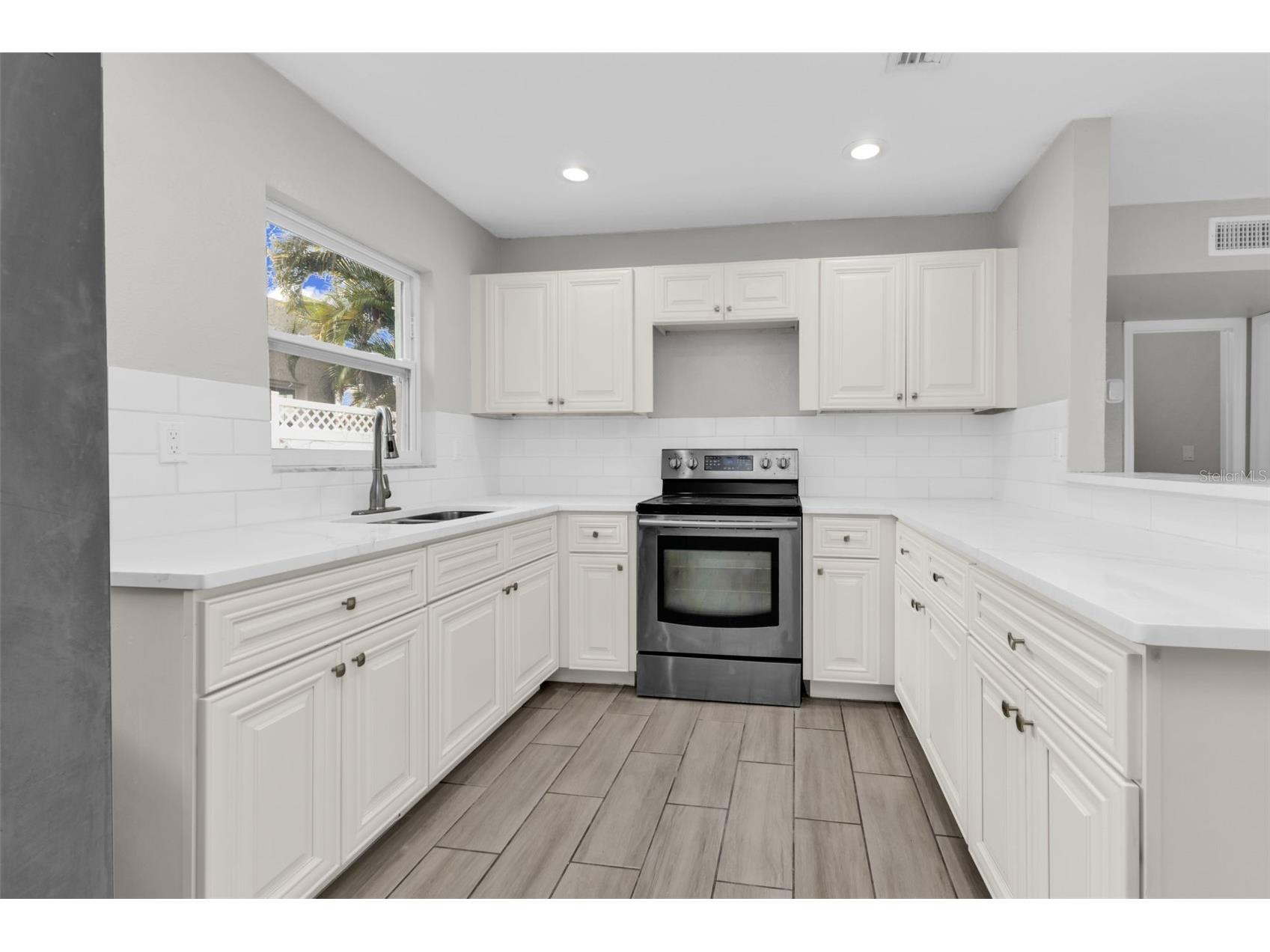 721 N Osprey Avenue Sarasota FL 34236 C7516619 image14