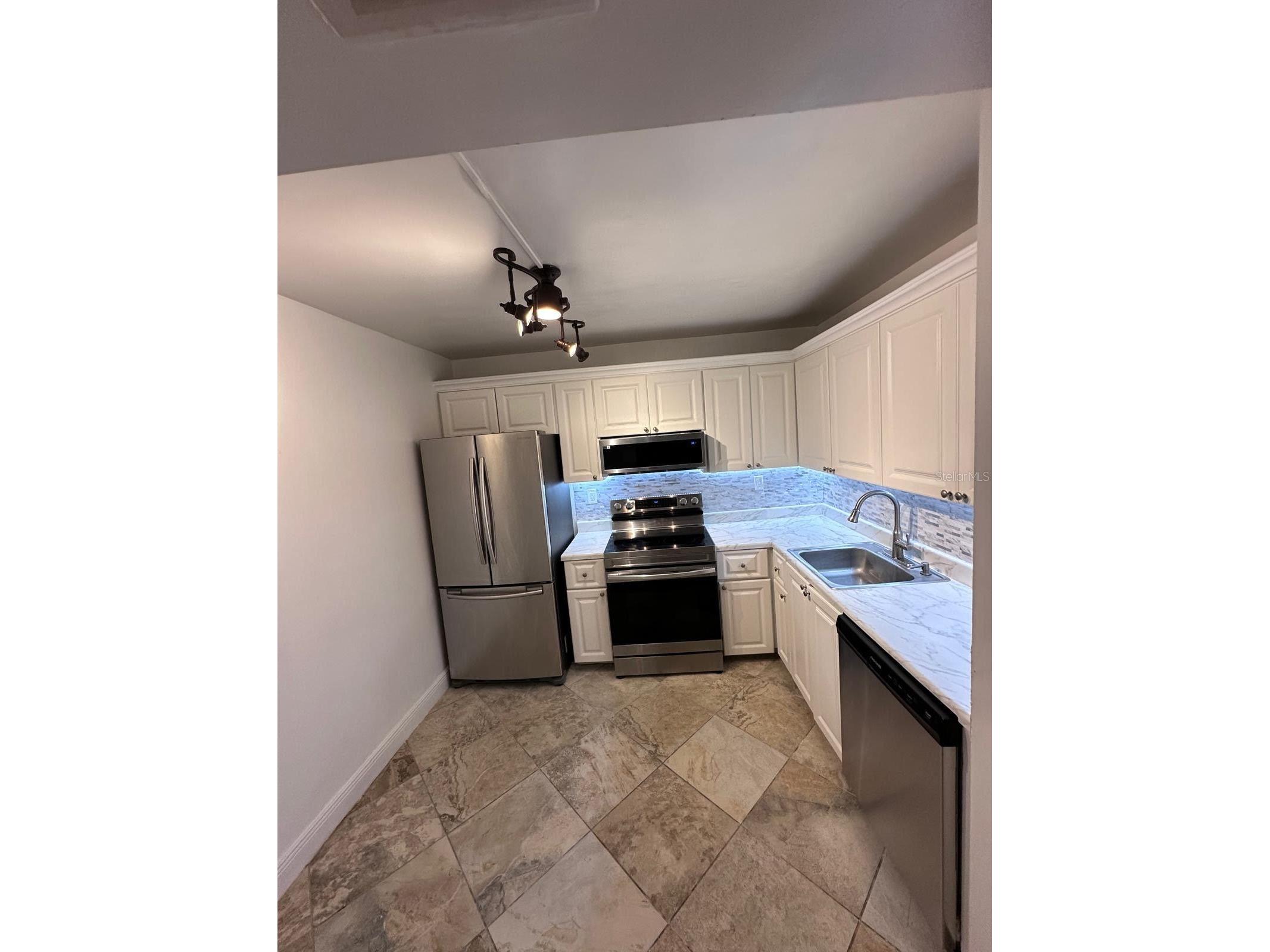 721 N Pine Island Road #401 Plantation FL 33324 R4910859 image15