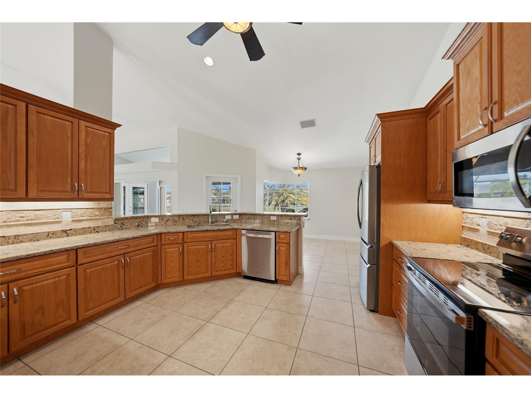 721 Rotonda Circle Rotonda West FL 33947 - ROTONDA RIVER D6145938 image8
