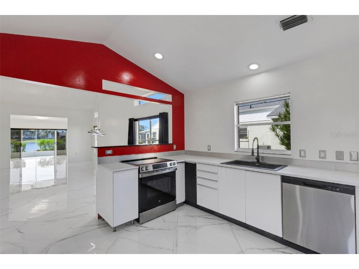 721 Spring Lakes Boulevard Bradenton FL 34210 A4669377 image6