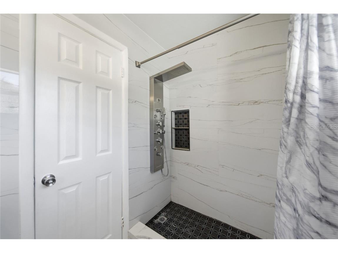 7210 Dr Martin Luther King Jr Street N Saint Petersburg FL 33702 TB8458198 image14