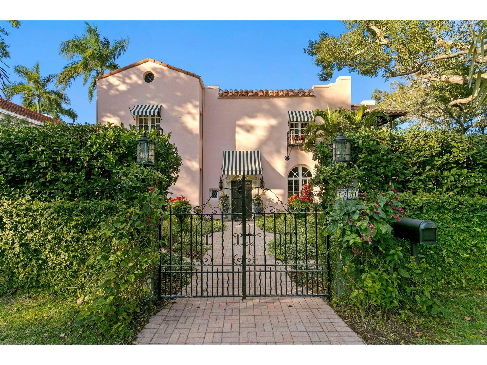 7211 3rd Avenue S Saint Petersburg FL 33707 TB8470752 image1
