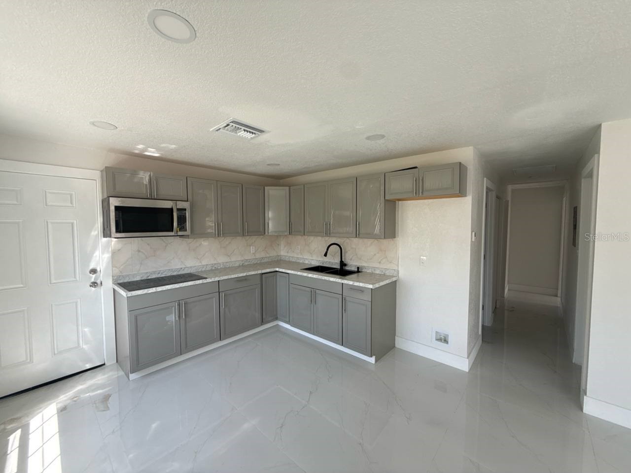 7211 N Himes Avenue Tampa FL 33614 TB8502512 image40