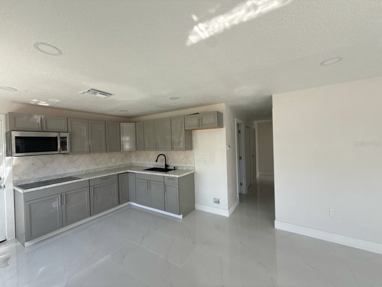 7211 N Himes Avenue Tampa FL 33614 TB8502512 image45