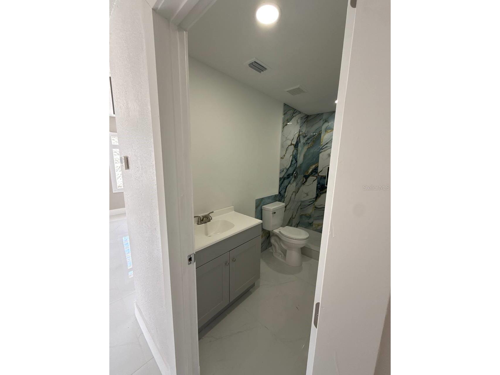 7211 N Himes Avenue Tampa FL 33614 TB8502512 image54