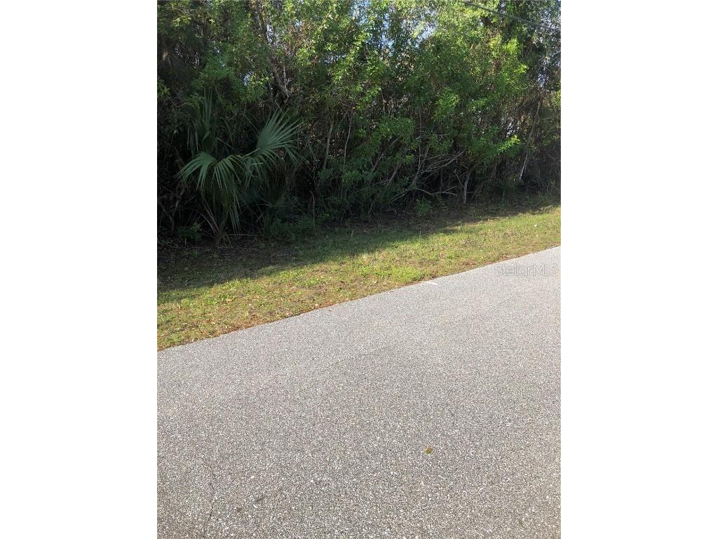 7211 Teaberry Street Englewood FL 34224 D6132458 image1