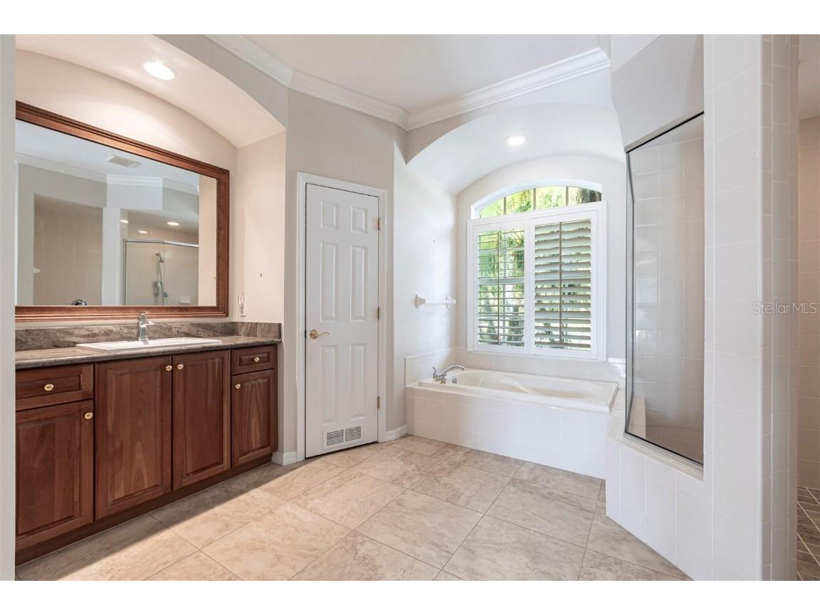 7211 Treymore Court Sarasota FL 34243 A4660006 image32