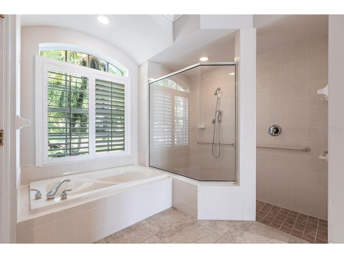 7211 Treymore Court Sarasota FL 34243 A4660006 image33