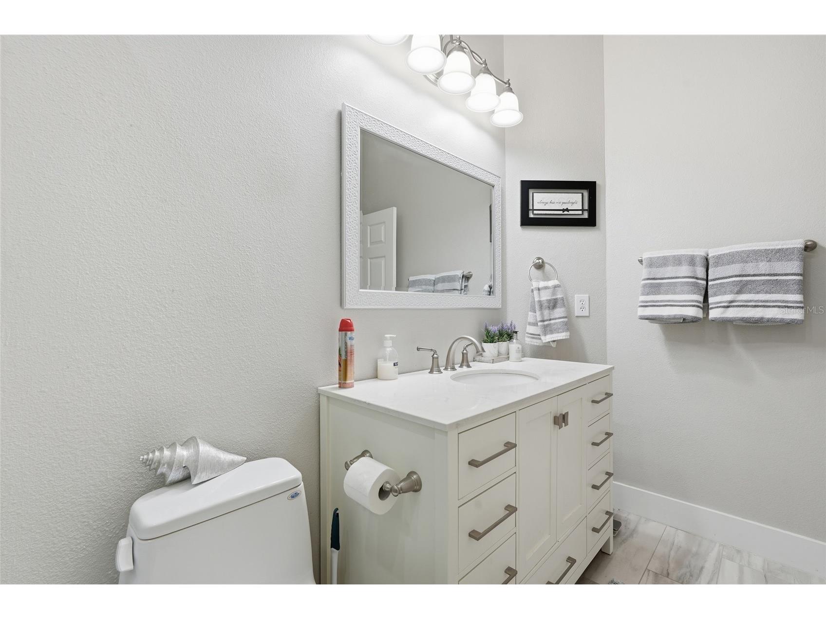 7212 Spur Court Sarasota FL 34243 TB8471095 image39