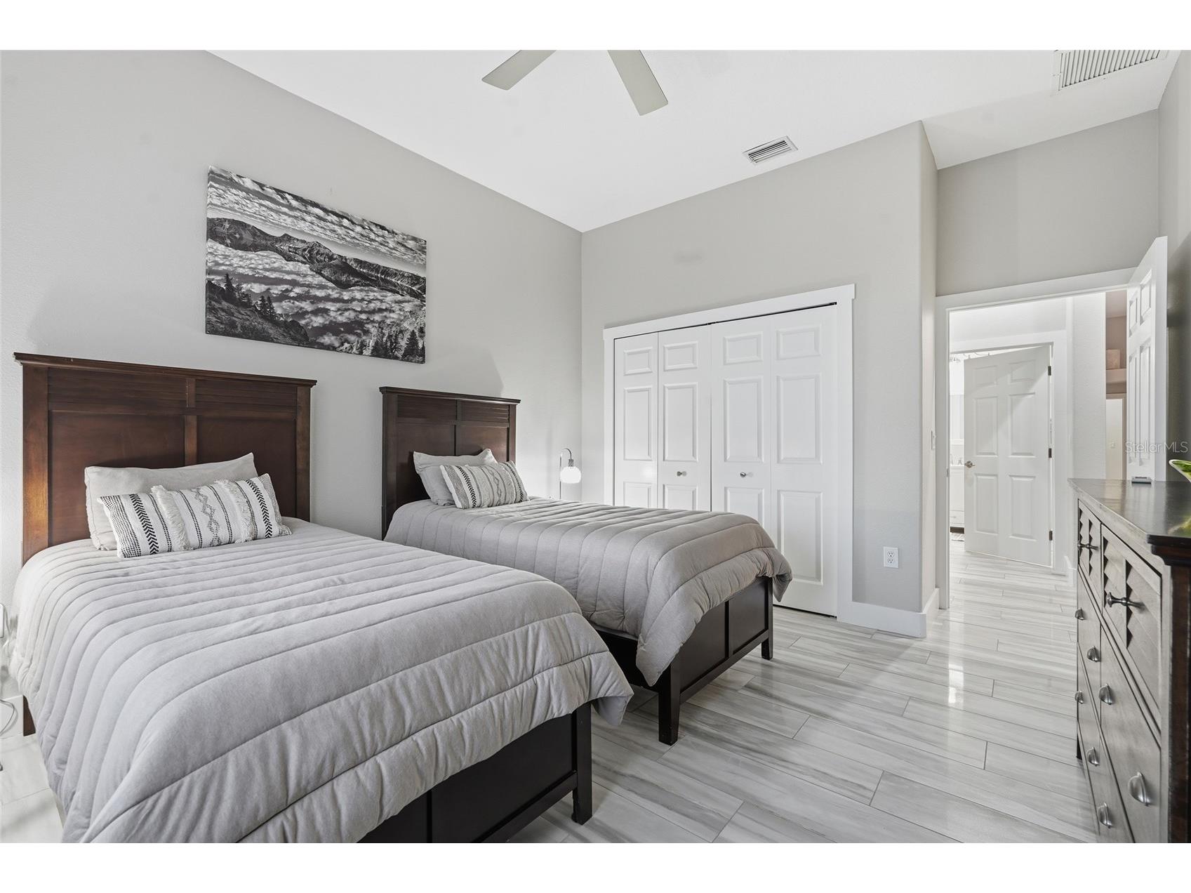 7212 Spur Court Sarasota FL 34243 TB8471095 image41
