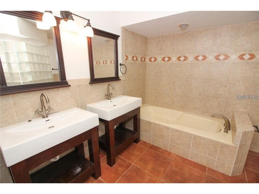 7213 Dr Phillips Boulevard Orlando FL 32819 O6375377 image17