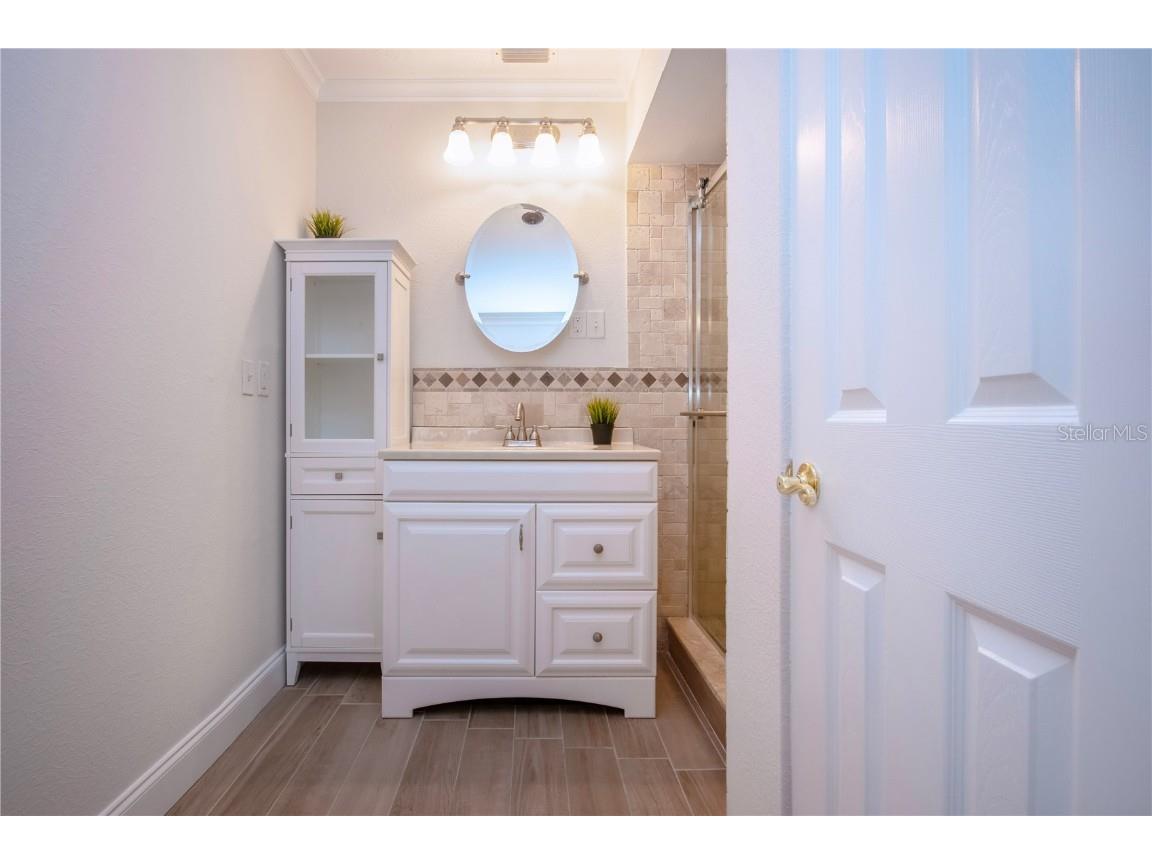 7213 Las Casas Drive Sarasota FL 34243 A4636494 image21