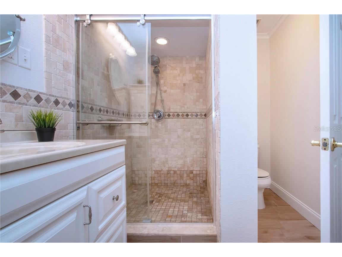 7213 Las Casas Drive Sarasota FL 34243 A4636494 image22