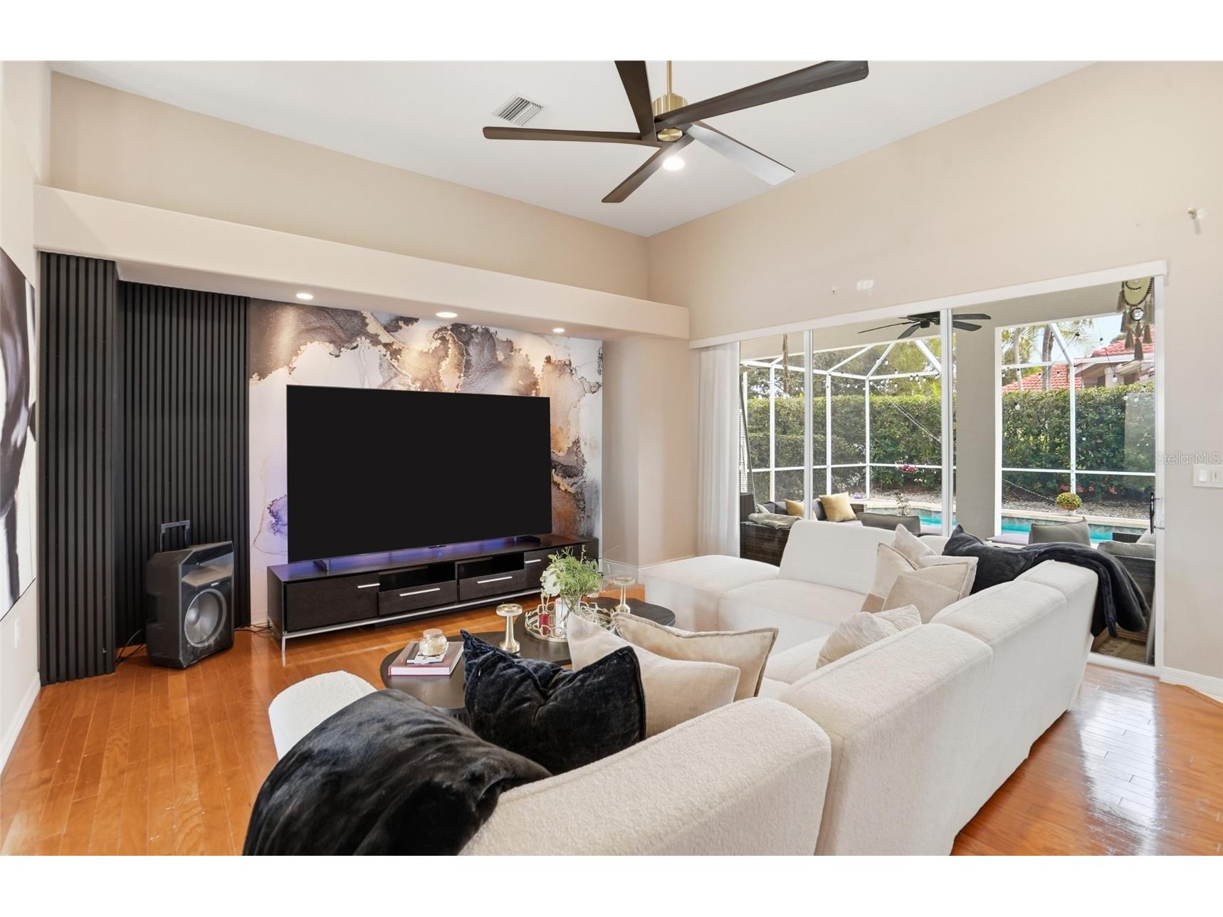 7215 Coachlight Street Sarasota FL 34243 A4683403 image10