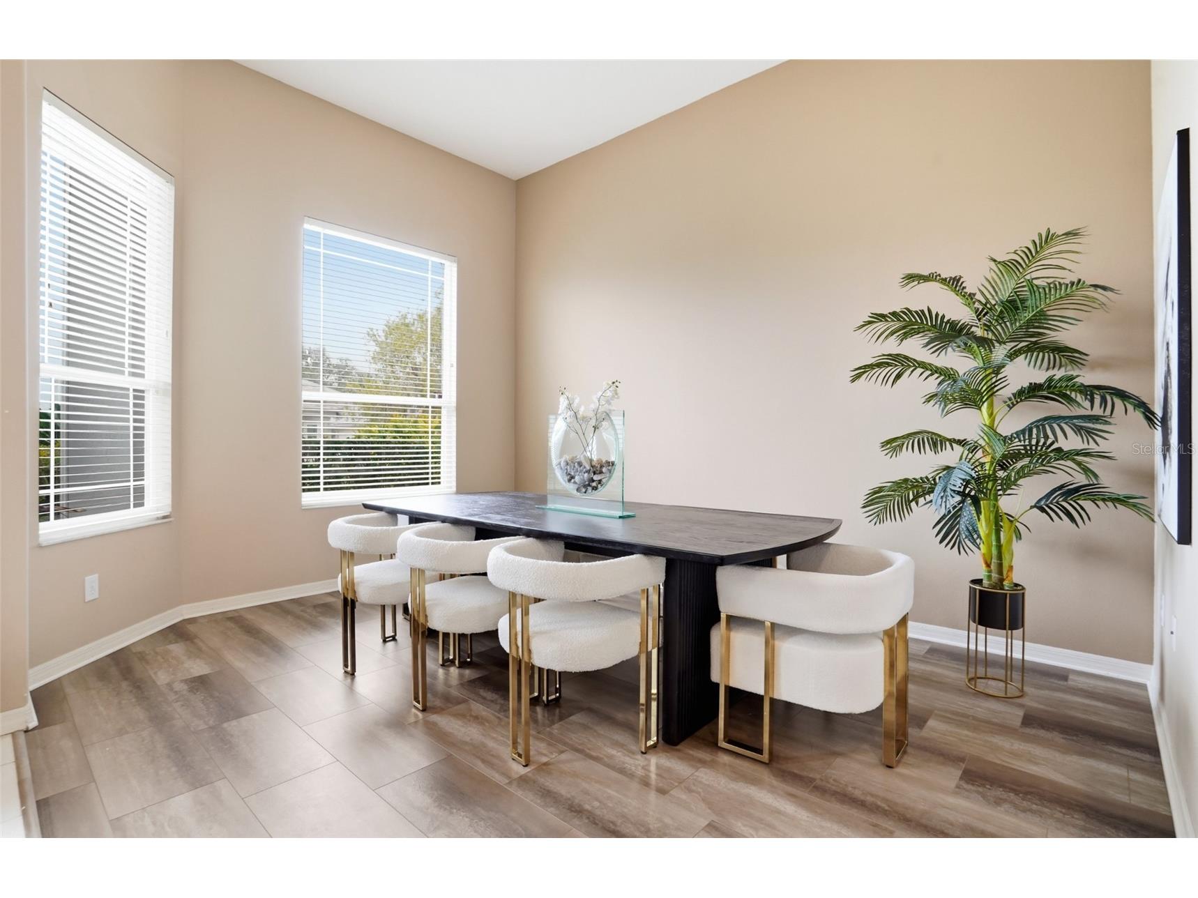 7215 Coachlight Street Sarasota FL 34243 A4683403 image12