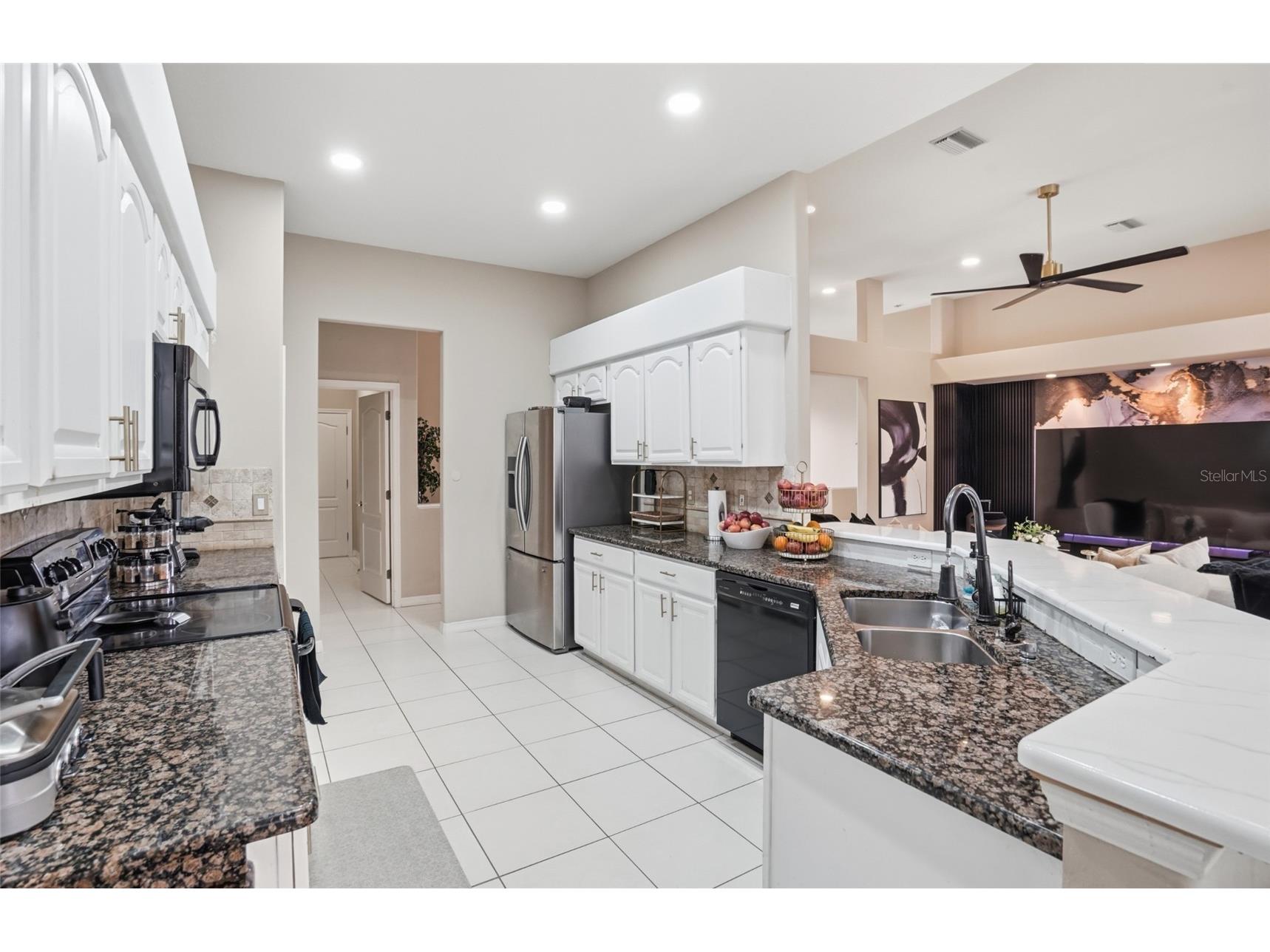 7215 Coachlight Street Sarasota FL 34243 A4683403 image16