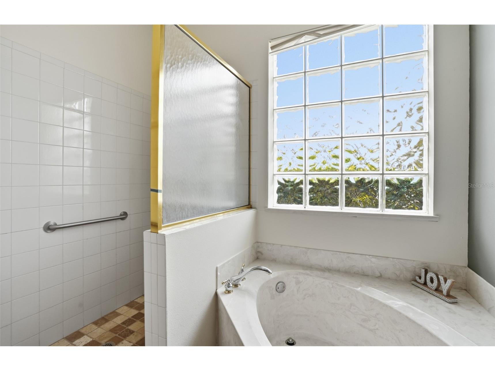 7215 Coachlight Street Sarasota FL 34243 A4683403 image38