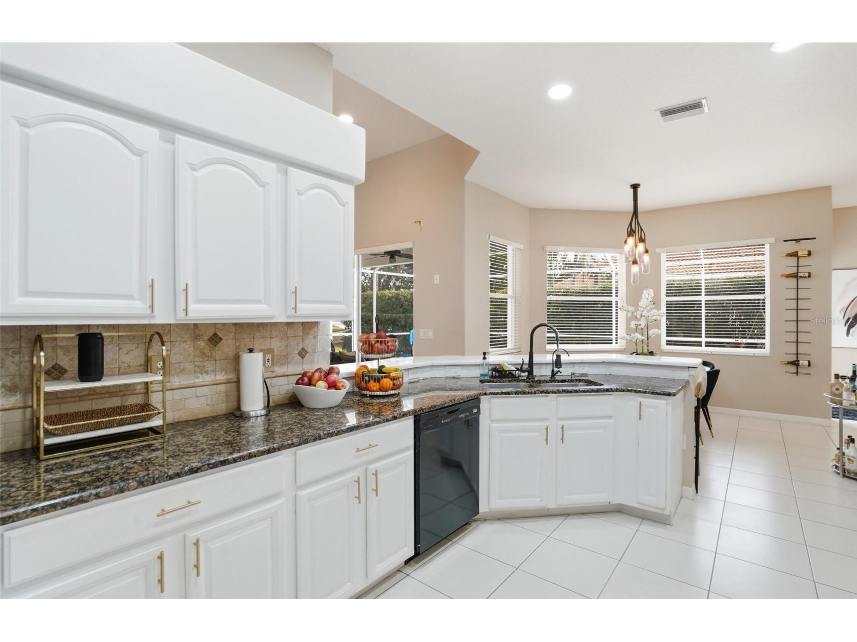 7215 Coachlight Street Sarasota FL 34243 A4683403 image48