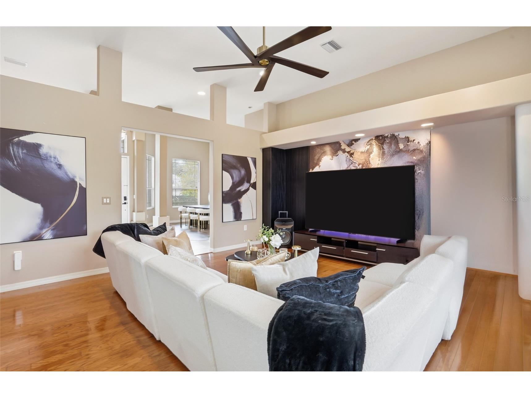 7215 Coachlight Street Sarasota FL 34243 A4683403 image9