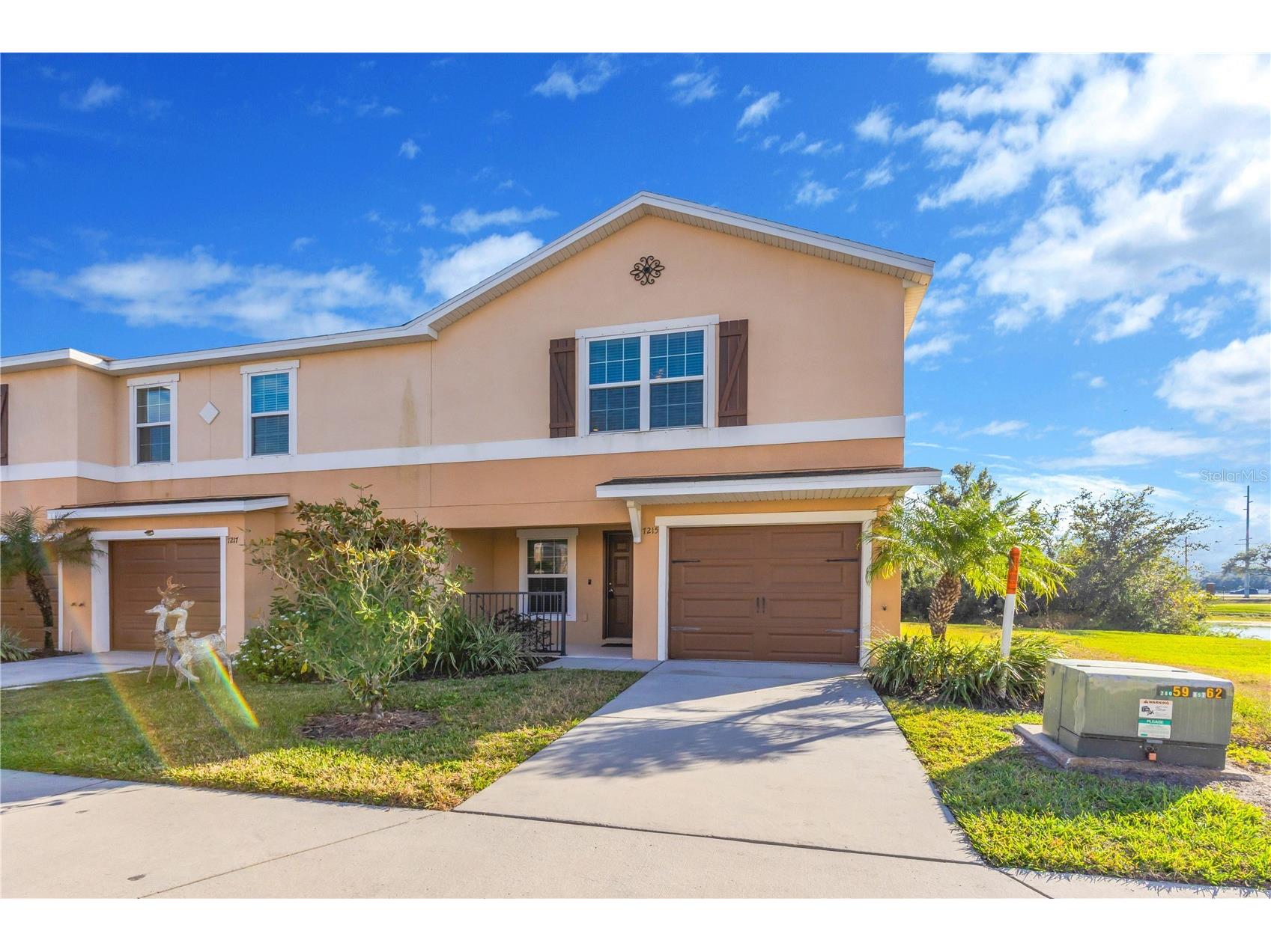 7215 Sterling Point Court Gibsonton FL 33534 TB8459653 image1