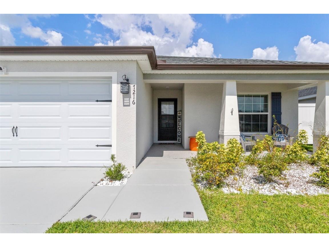 7216 Twisting Pines Loop Zephyrhills FL 33541 T3460589 image1