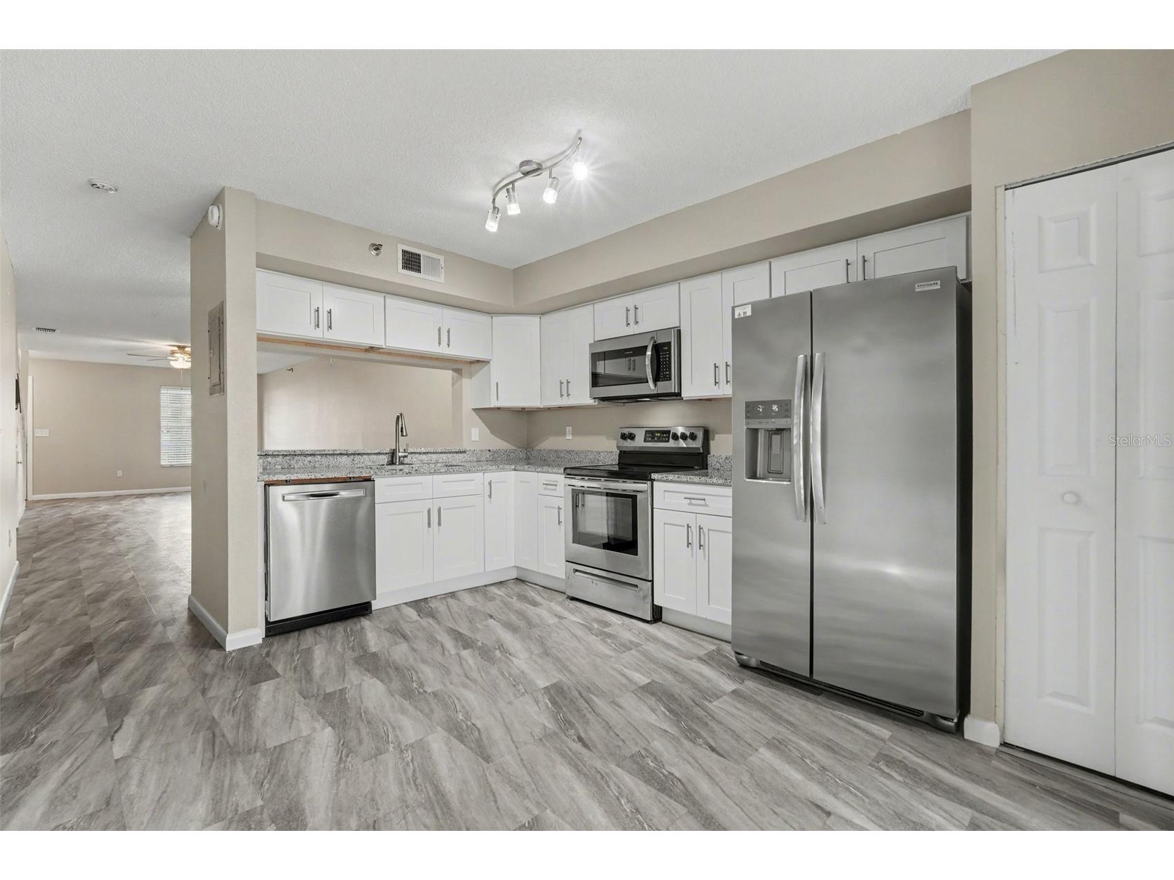 7218 E Bank Drive #205 Tampa FL 33617 - HILLSBOROUGH RIVER TB8484440 image6