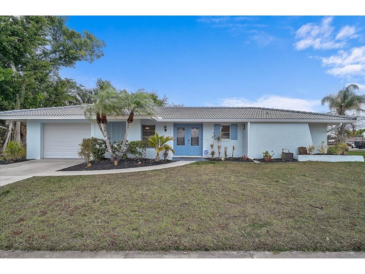 7219 Bounty Drive Sarasota FL 34231 A4681188 image1
