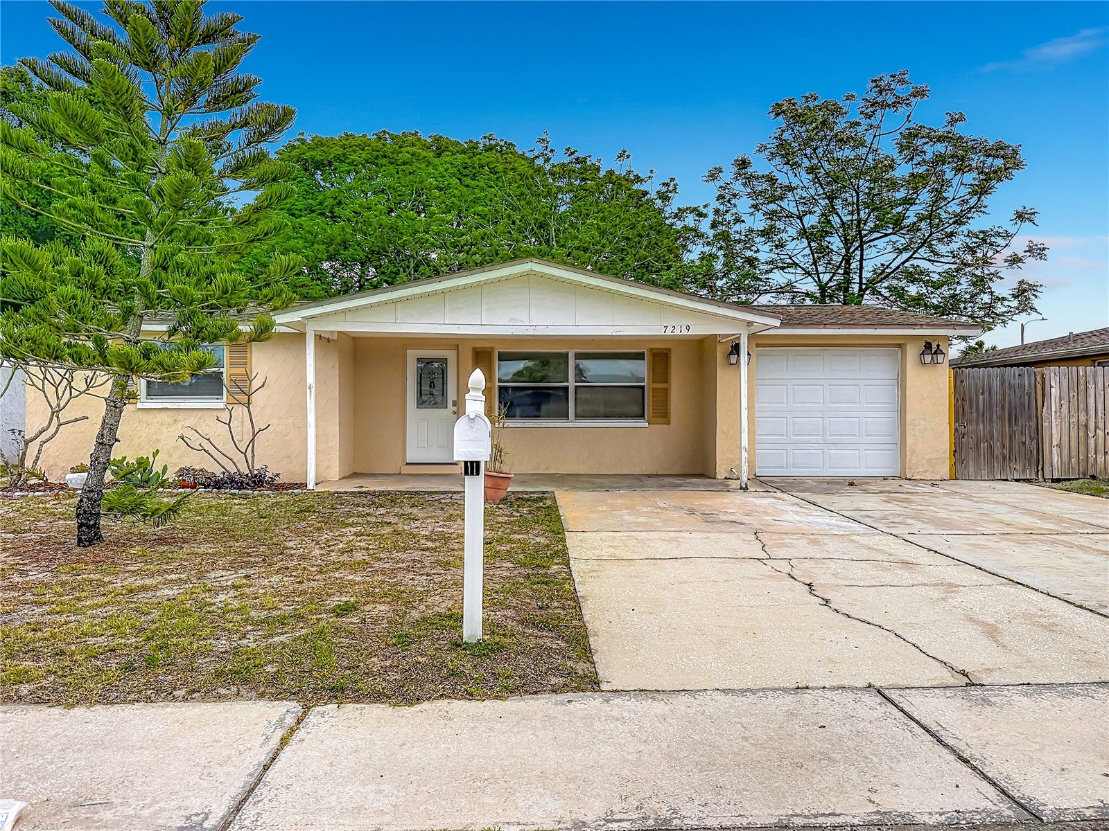 7219 Gulf Highlands Drive Port Richey FL 34668 C7524669 image1