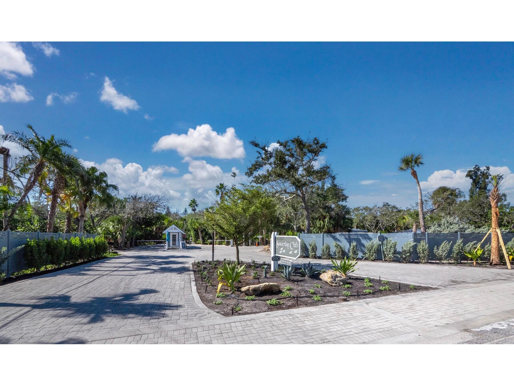 7219 Pine Needle Road Sarasota FL 34242 - HERON LAGOON A4695592 image3