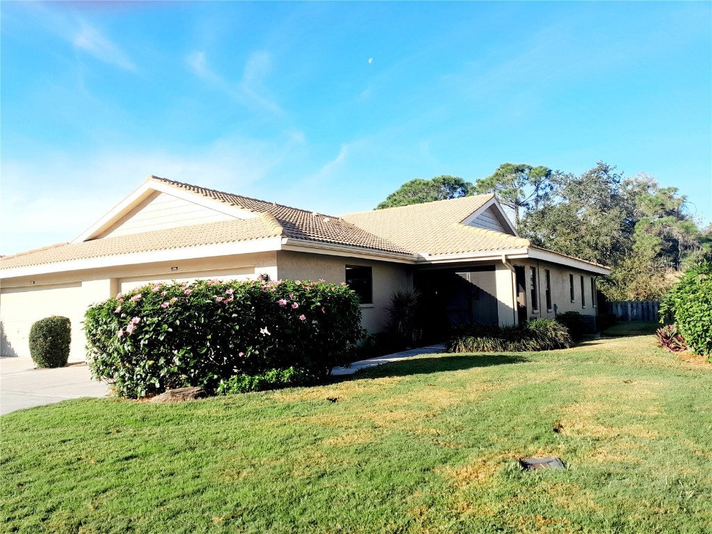 7219 Wood Creek Drive #21 Sarasota FL 34231 A4595574 image1