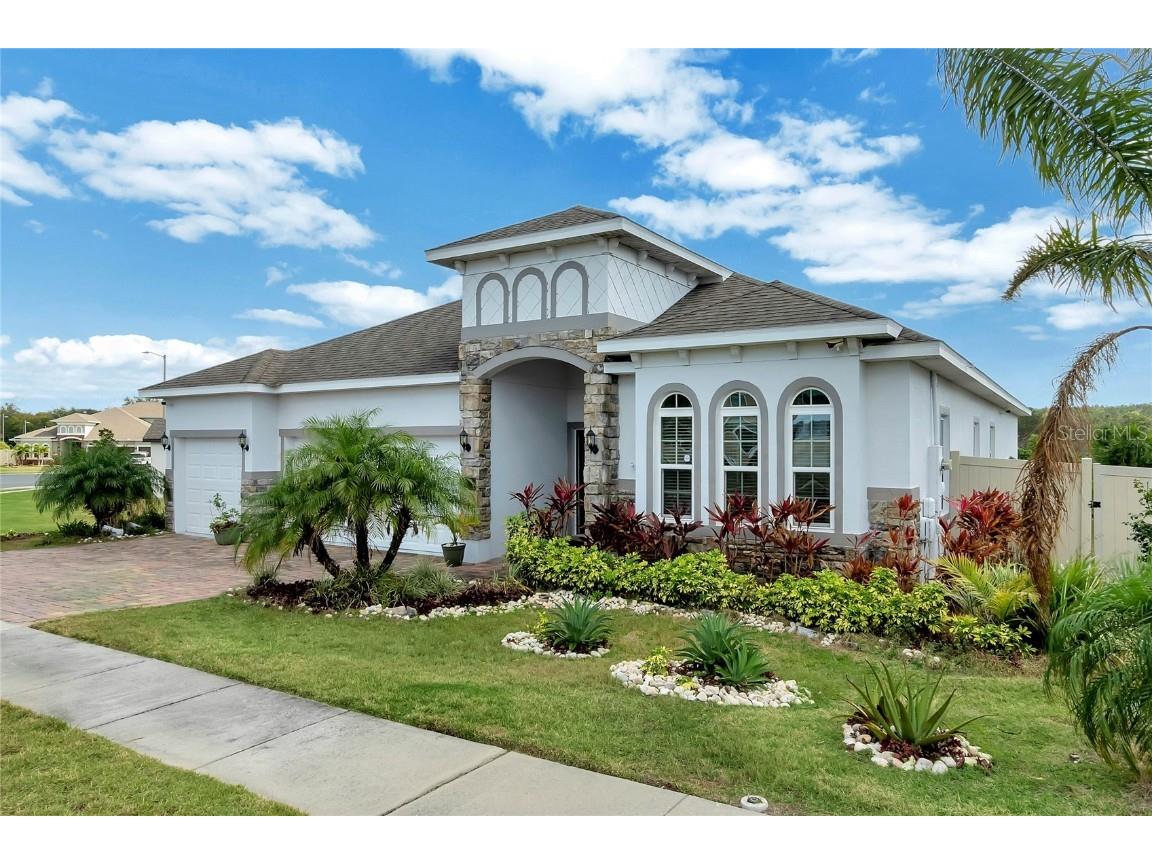 722 Calabria Way Howey In The Hills FL 34737 G5064721 image1