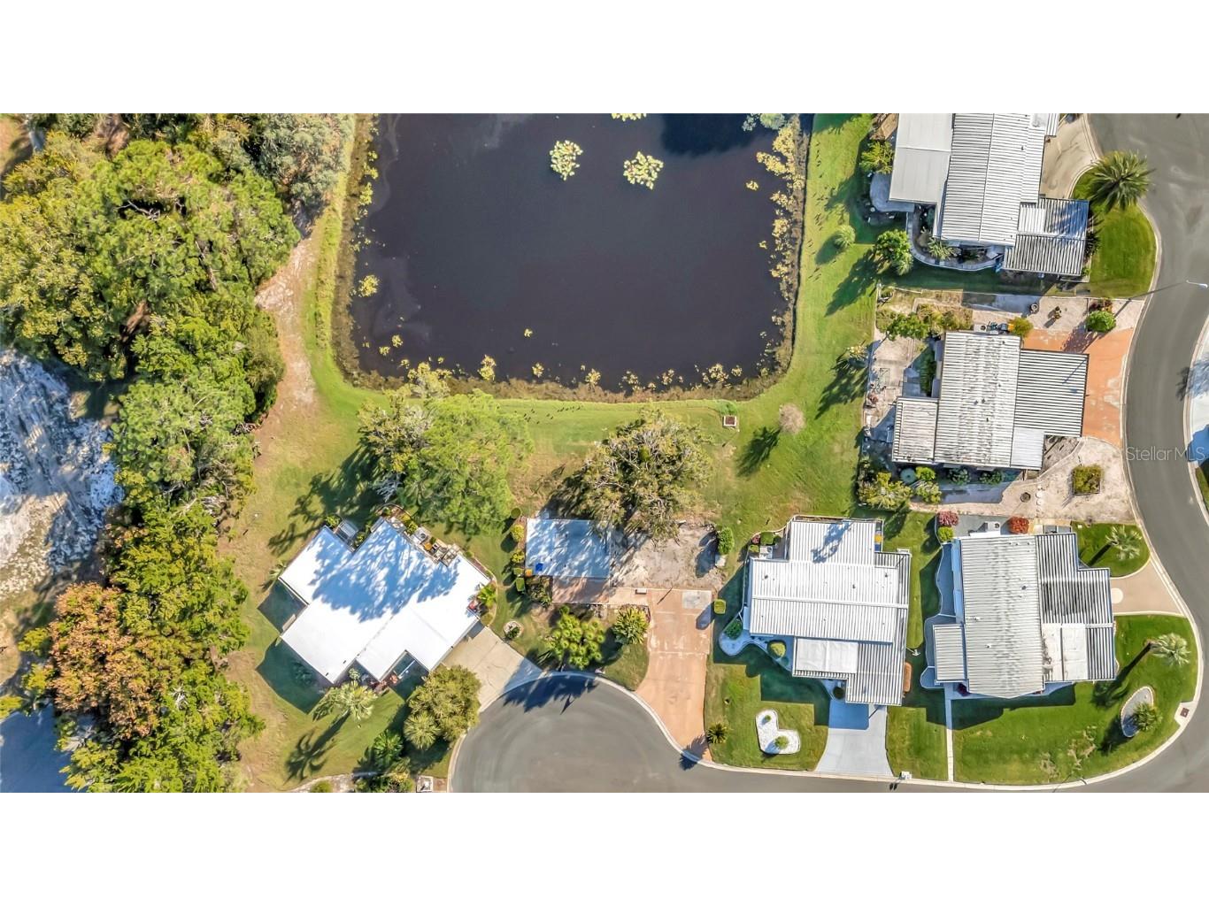 722 Landry Lane Tavares FL 32778 - HARRIS CHAIN OF LAKES G5105160 image16