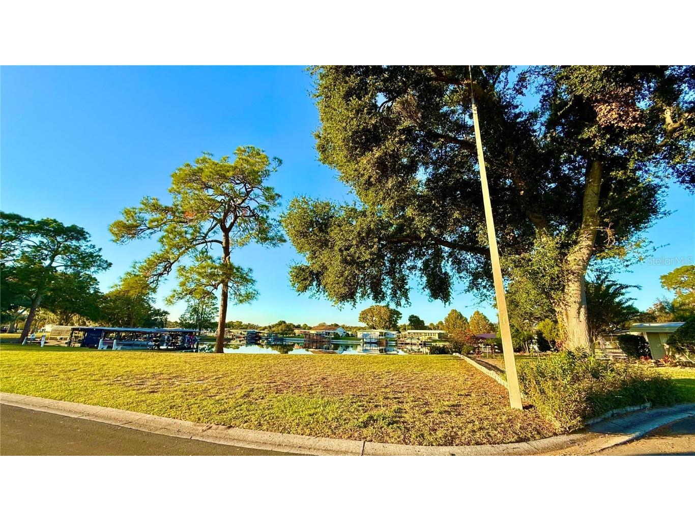 722 Landry Lane Tavares FL 32778 - HARRIS CHAIN OF LAKES G5105160 image3